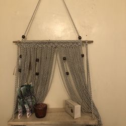 hanging wall decor