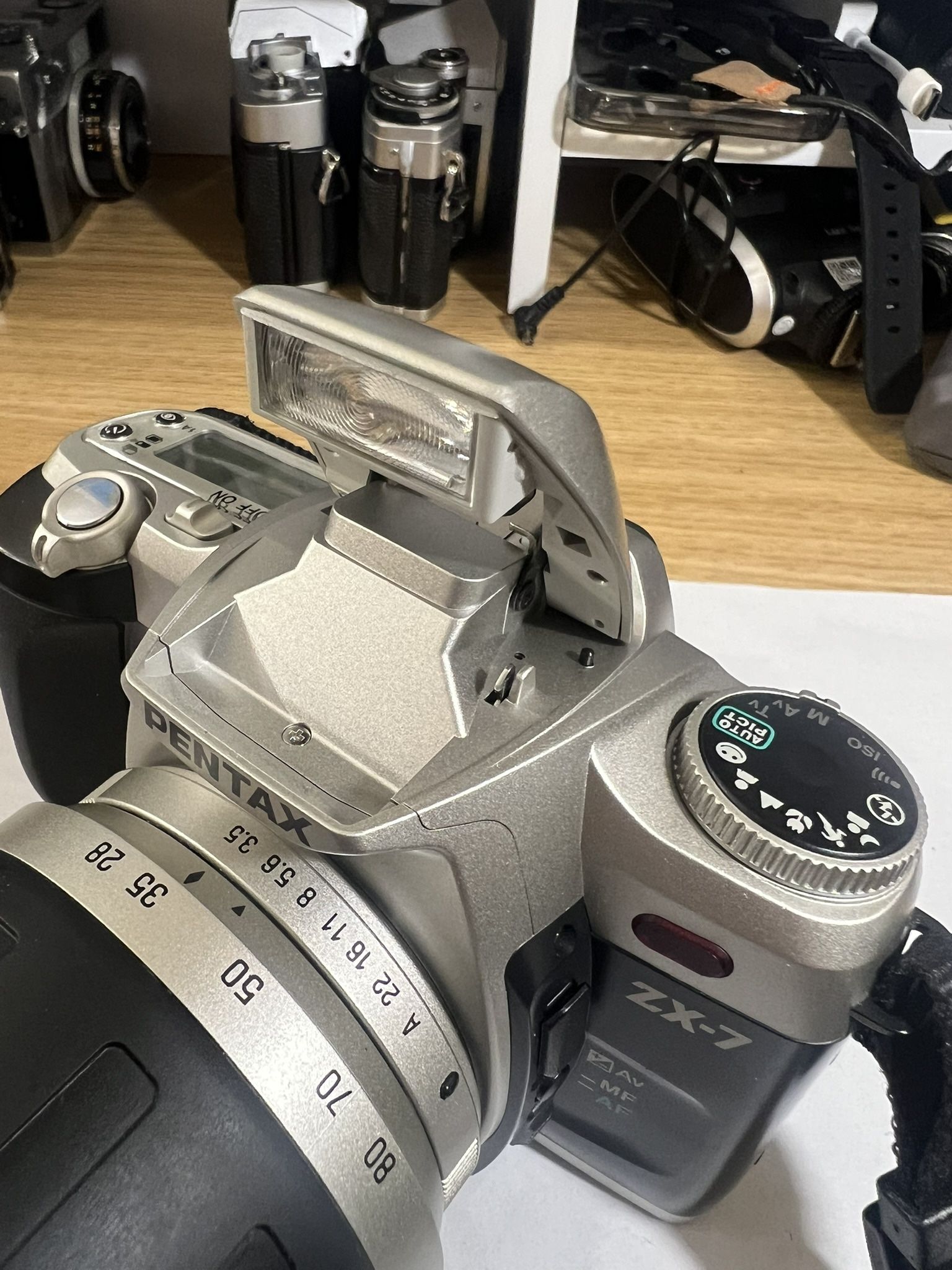 Top mint Pentax ZX 7 (MZ 7) 35 mm SLR FilmCamera 28 80 mm Lens Tested/