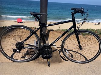KHS Xcape. 24 speed medium size lightweight aluminum frame