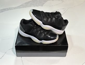 Air Jordan 11 Retro Low (72-10)(BRAND NEW)