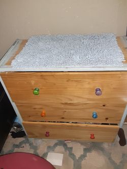 3 drawer Chest with color knobs $35.00 cash only (serious buyers)