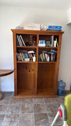 Solid wood bookshelf