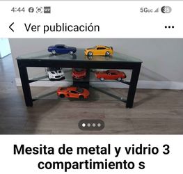 Mesita de vidrio 3 compartimientos