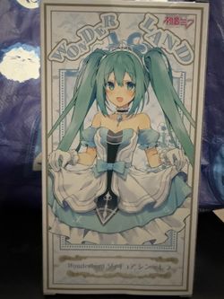 Hatsune Miku Wonderland Figure