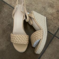 Brand New Size 8 Sandals 