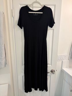 Tuckernuck Black Short Sleeve Scoop Neck Maxi Dress
