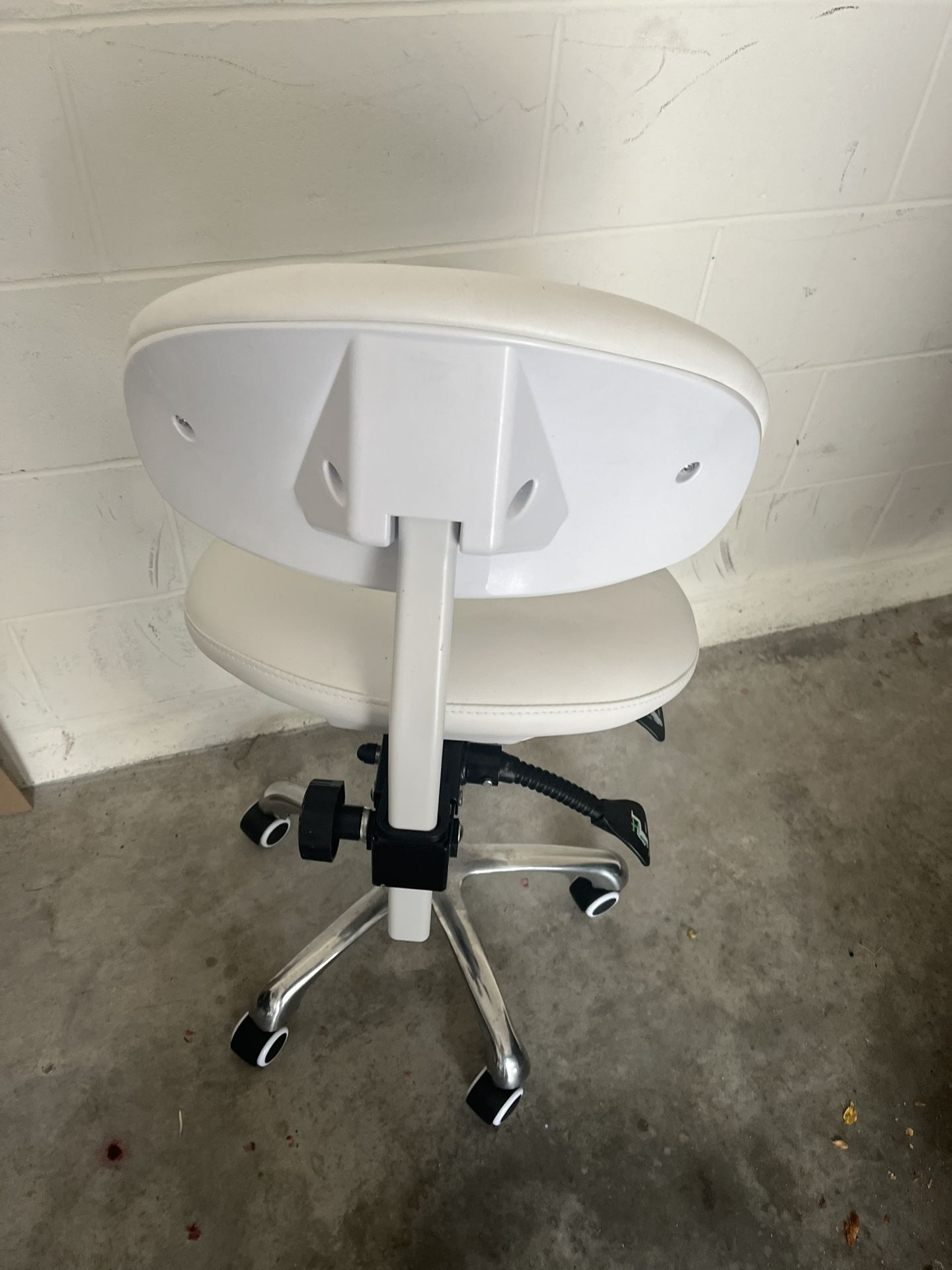 White Saddle Dental Chair 