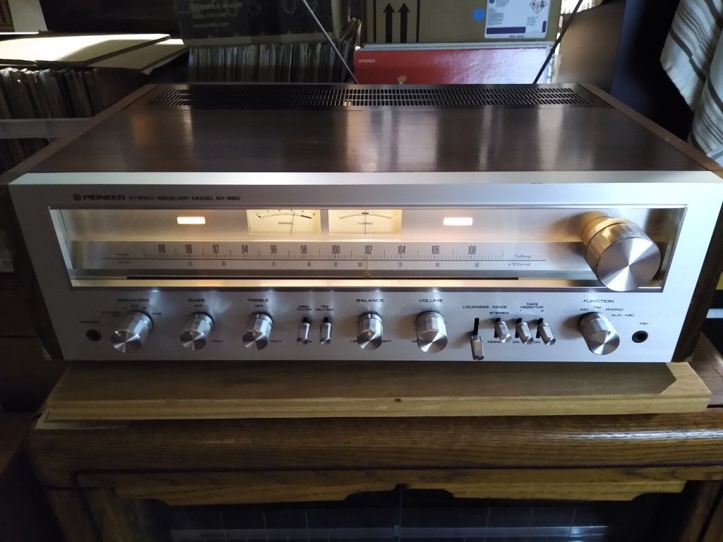 Pioneer SX-650 Stereo Receiver