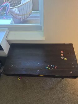 Little counter table
