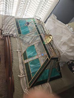 Stained glass pool table lamp