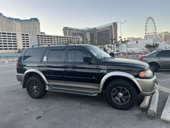 2002 Mitsubishi Montero