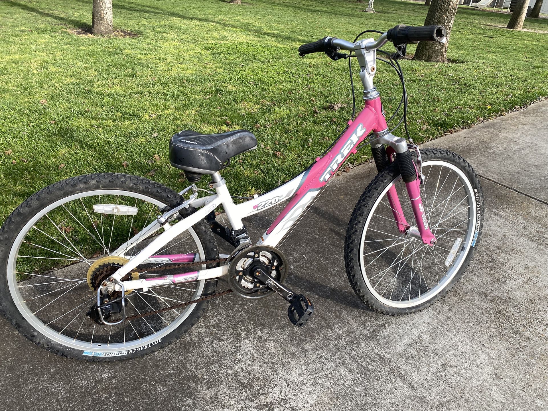 MT 220 TREK Bike 24” Tires