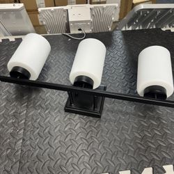 Lámpara Para Baños Nuevas $30 Cada Una 