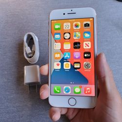 iPhone 7 - UNLOCKED - Like New 