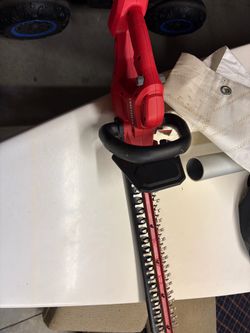 Hedge Trimmer battery CRAFTSMAN V20 20-volt max 20-in