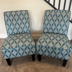 Accent Chairs 
