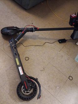 E scooter  needs welded 2 c clamps would fix it
