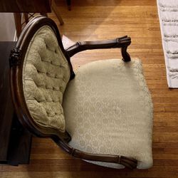 Vintage accent chair
