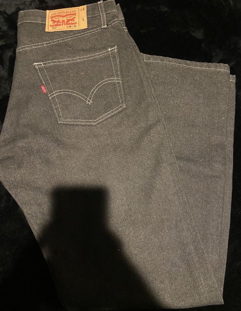 Dark gray levi’s 