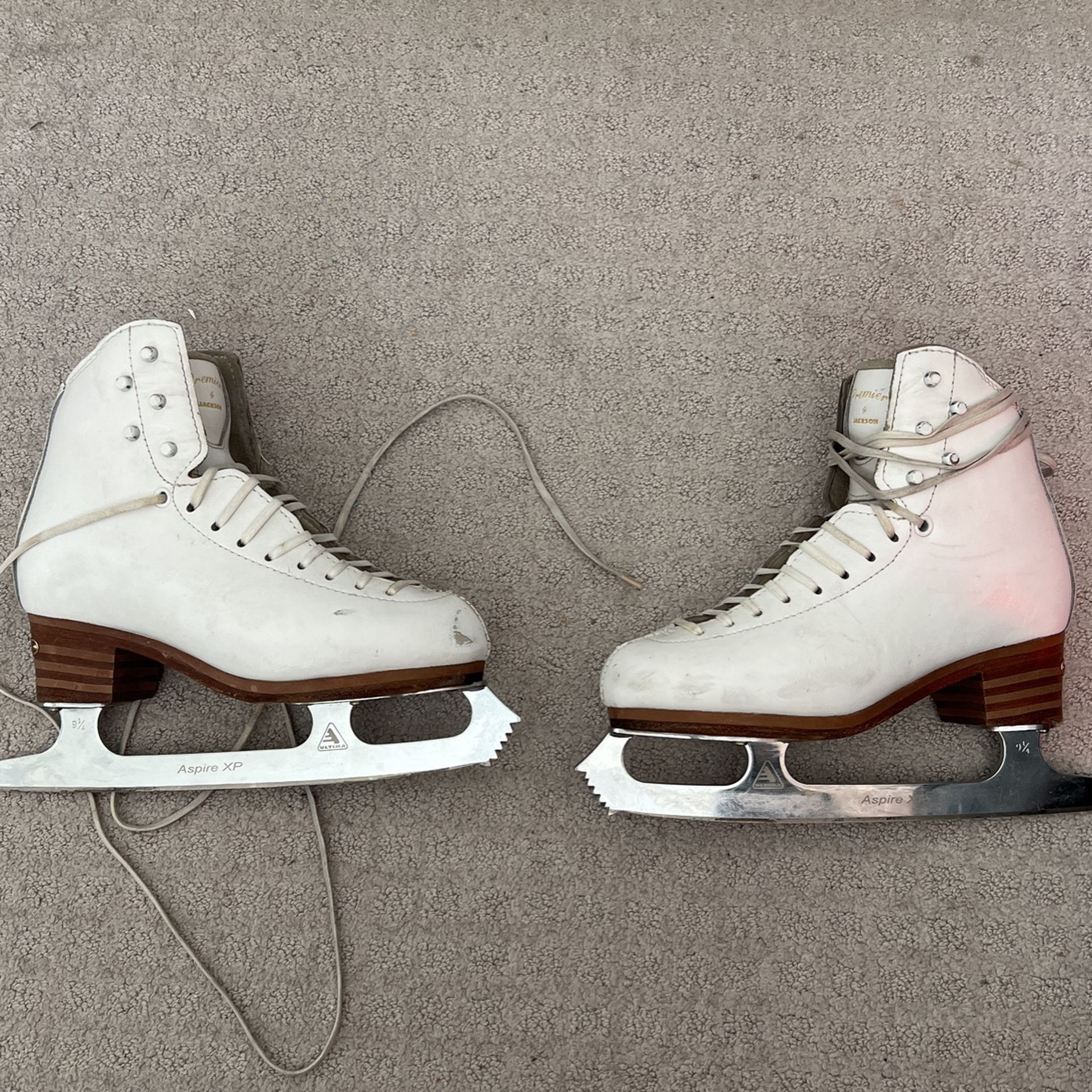 Used Jackson Premiere 2500 Women’s Figure Skates