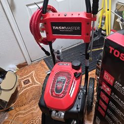 Pressure Washer 3300psi Honda Motor  Asking $275 . 2.4 