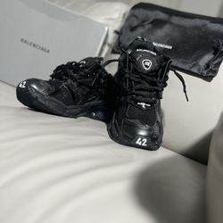 Balenciaga Runners Sizes Available 9(2),8(1)
