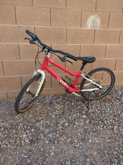 Woom 4 Kids Bike (20 Inch Wheels) - Red - Great Condition