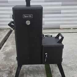 Dyna-Glo Vertical Offset Charcoal Smoker. 