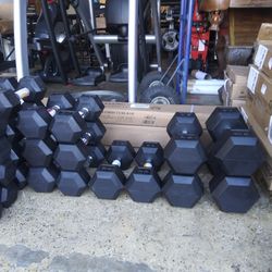 Brand new Rubber Hex Dumbbells 20 25 35 40lb Pairs