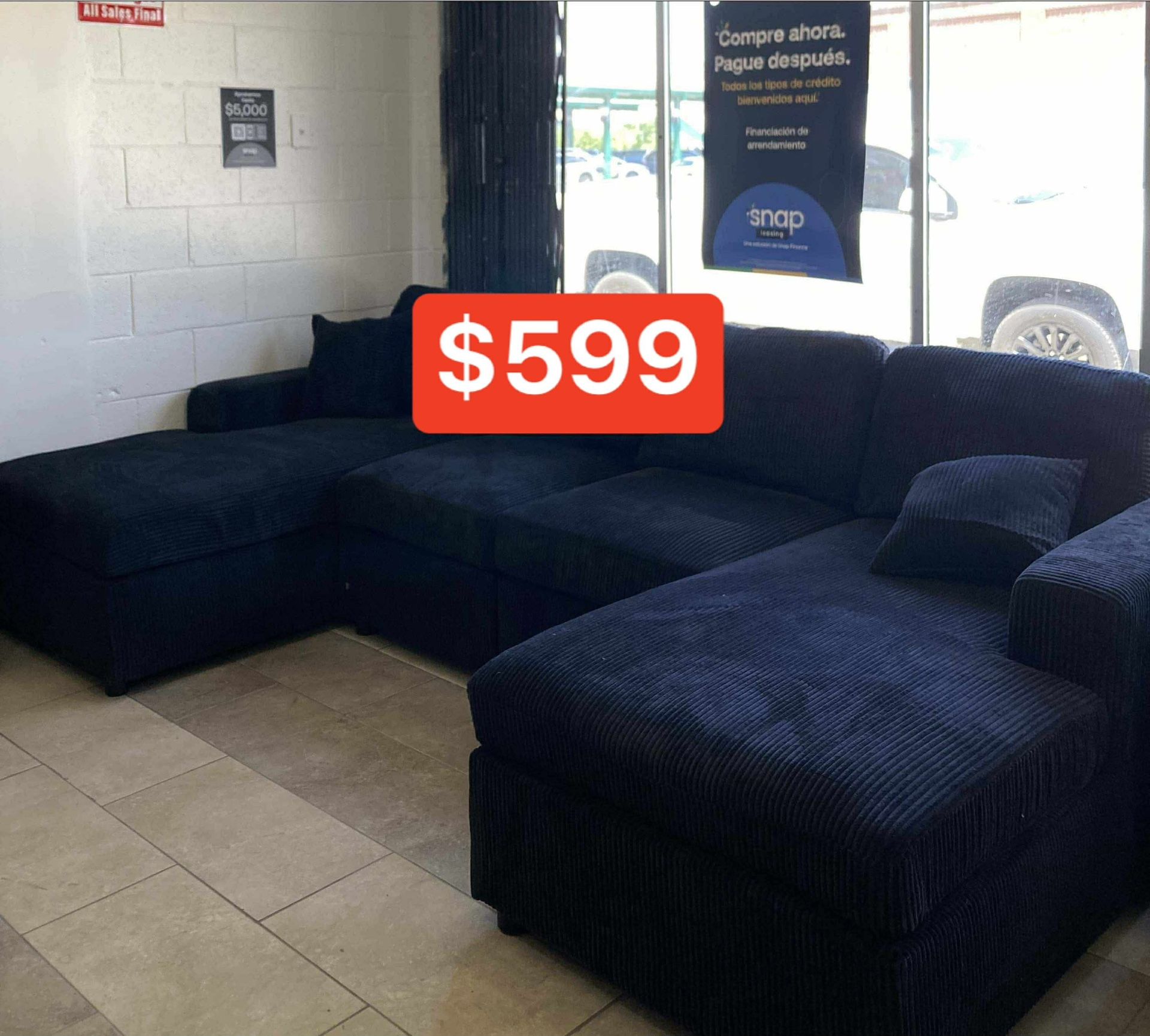 $599! 3pc Sectional 