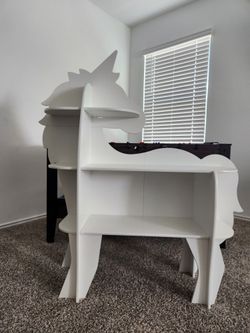 Unicorn Bookshelf