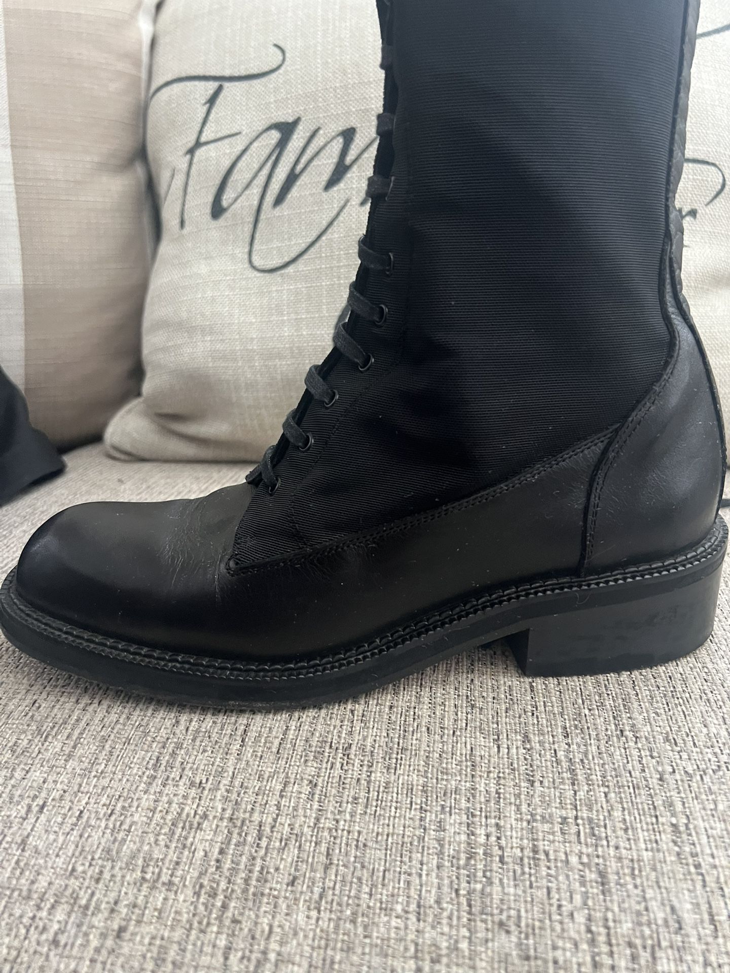 Black leather women's high lace-up boots size 7 1/2
