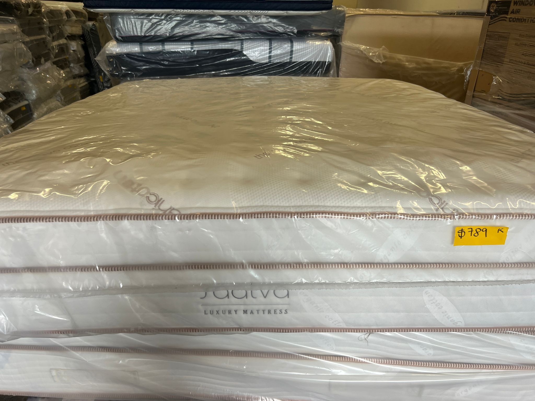 KING MATTRESS SAATVA LUXURY for Sale in Dallas, TX OfferUp