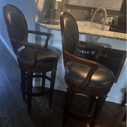 4 Bar Stools 