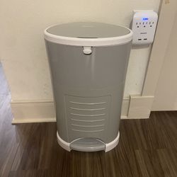 Dekor Plus Diaper Pale