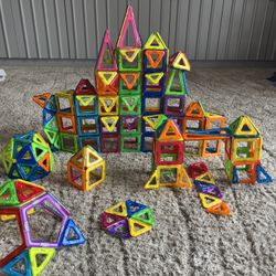Magformers Magnetic Tiles 220 PCs