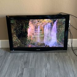 32 Inch SHARP T V  Don’t Have Stand Misplaced  ,I Do Have Remote 