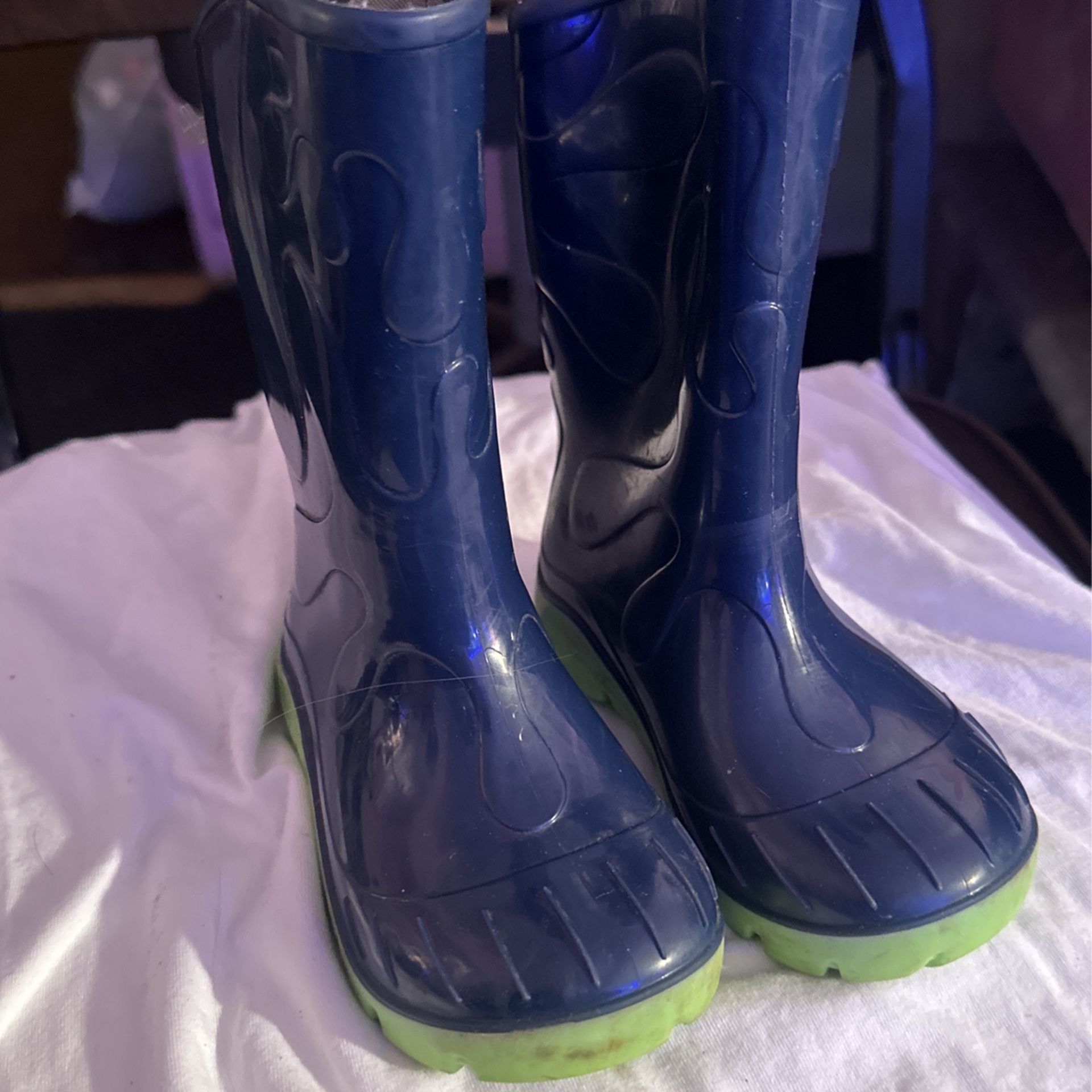 Kids Rain Boots Size 2 To 3 five dollars