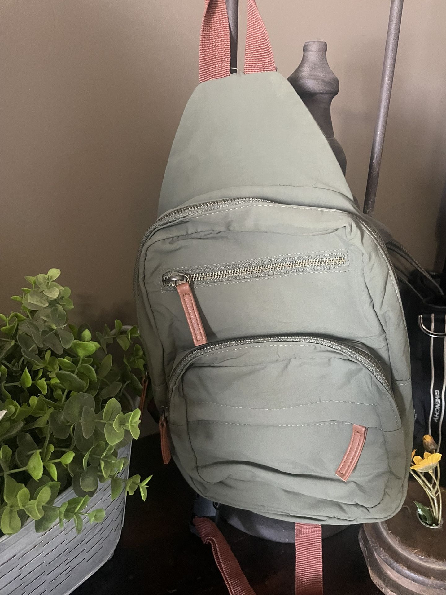 Green & Tan Sling Back Bag