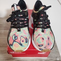 Puma Softride Sophia AOP, Junior, Barely Worn , Like New, In Box Size 5