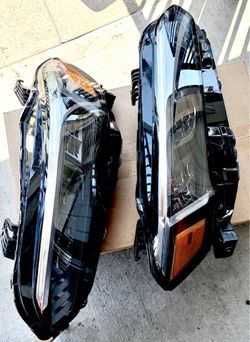 2022-2025 Honda Civic Black Trim Full LED Headlamps