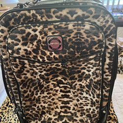 27-inch Stylish Leopard Suitcase
