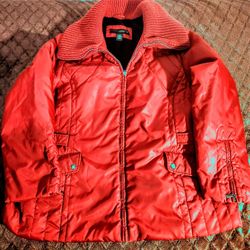 Venezia Jacket Red (knit) Neck Line For Extra Warmth • Slight Touch Of Buff • Size : 18 / 20 • Machine Washable • Warm Interior Lining. 

