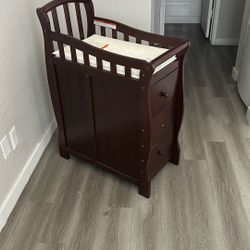 Thick And Sturdy Baby Changing Table. 