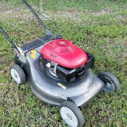 Used honda self propelled online lawn mower for sale
