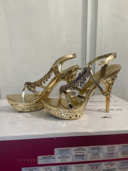 Gold Heels Size 6