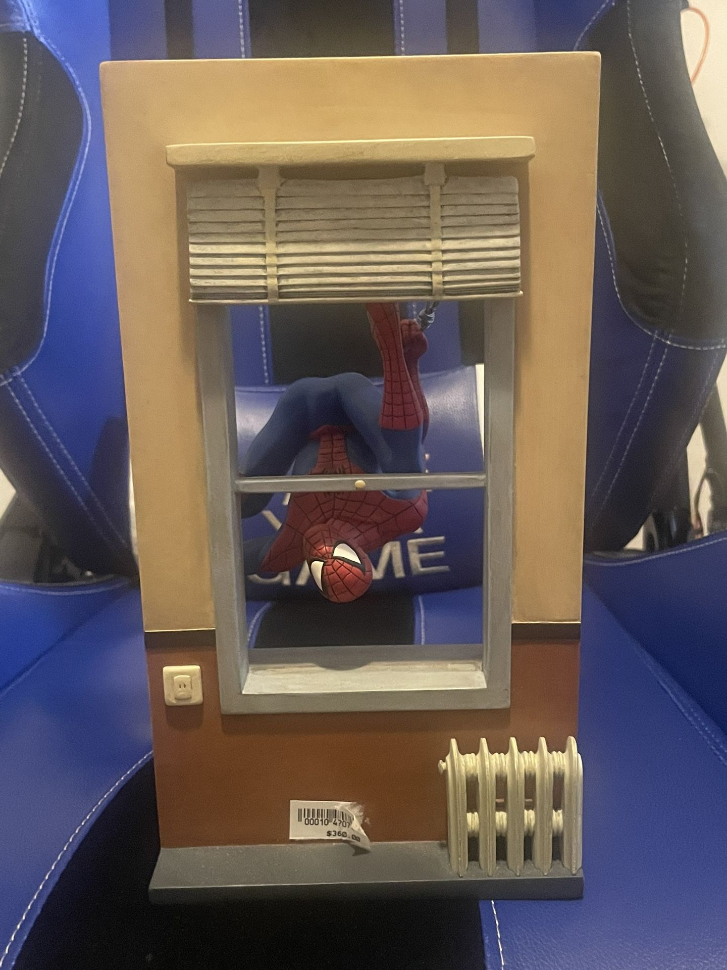 Spider-man sculpture for collections