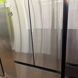 Samsung Bespoke refrigerator 28 cu ft
