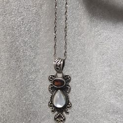 925 Garnet & Moonstone Pendant