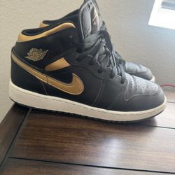 Air Jordan 1 Mid